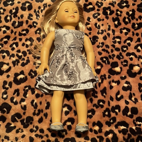 American girl shoe and dress bundle *DOLL NOT INCLUDED - Picture 11 of 12